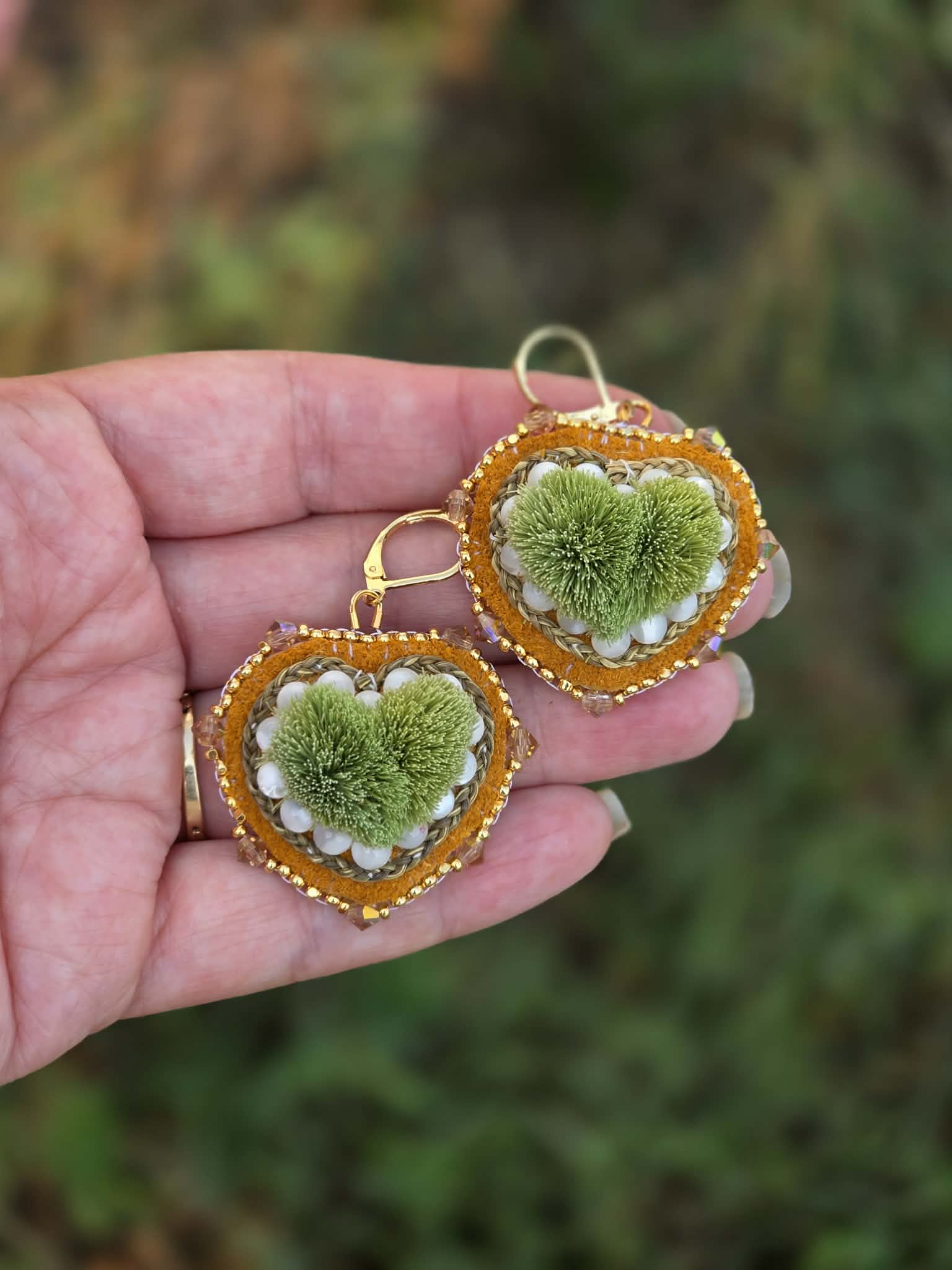 Green Heart Tufts