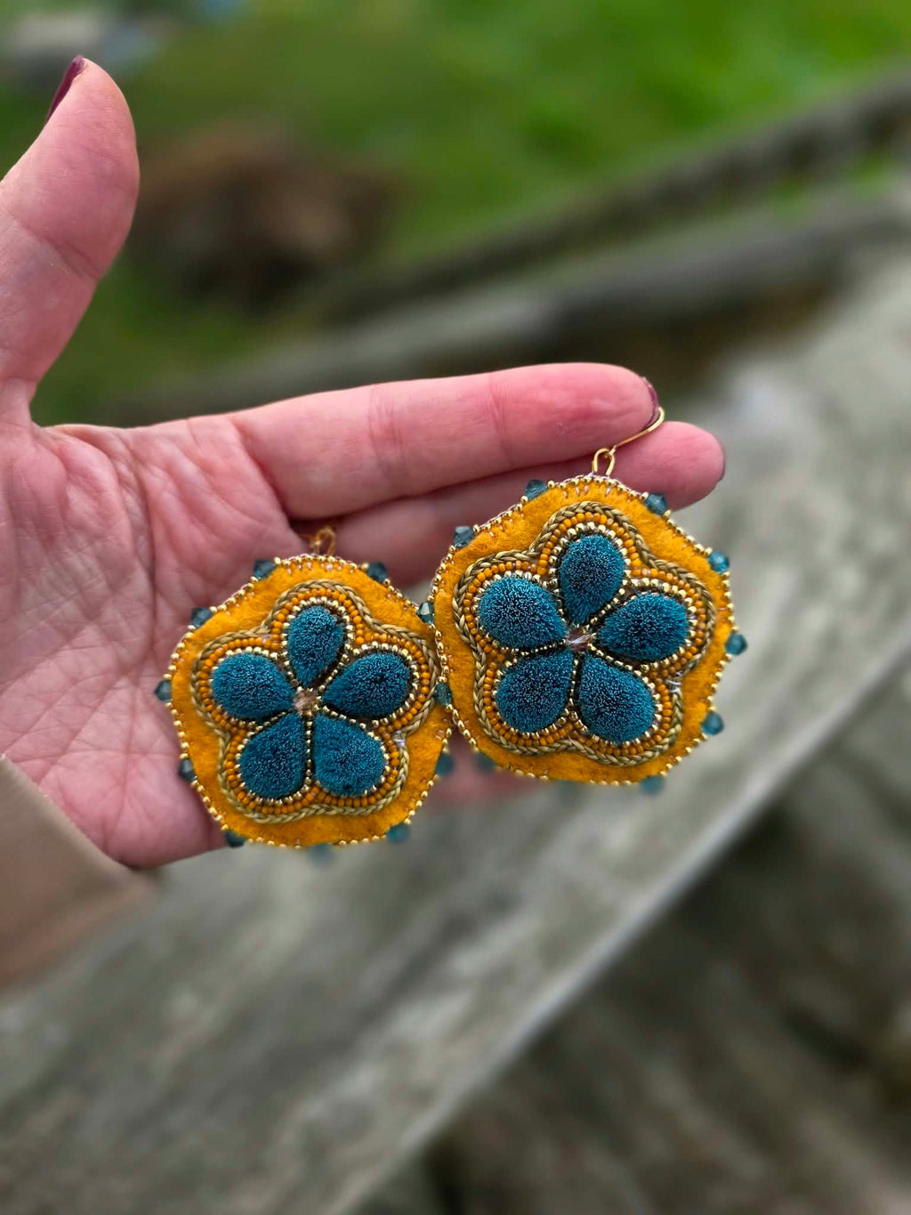 Teal Caribou Tufts